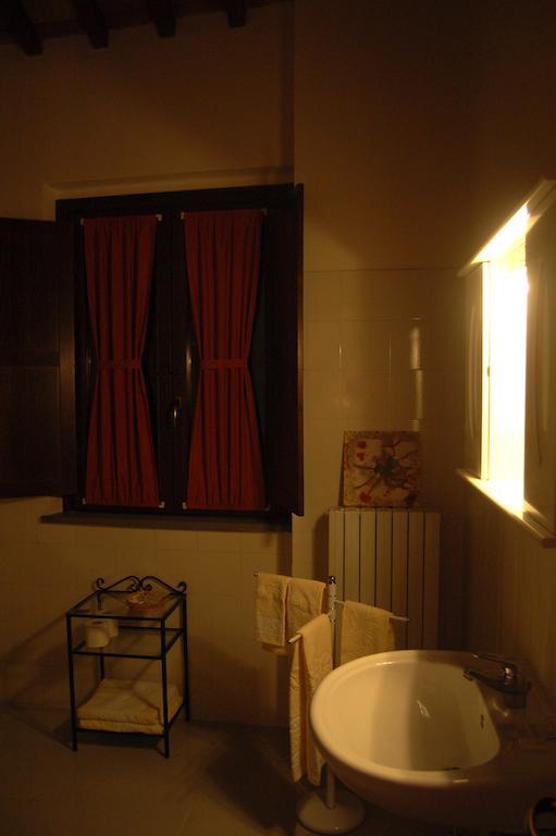 Palazzo Bonfranceschi Bed & Breakfast Belforte del Chienti Room photo